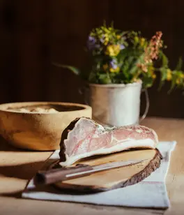 Speck from the Ostí Vedl farm